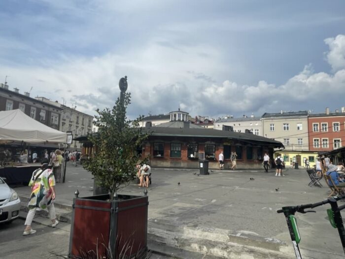 Un día cotidiano en la Plaza Nowy. Barrio Judío Cracovia 